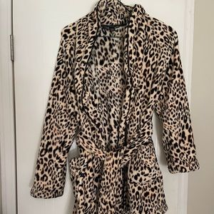 XS Victoria secret robe cheetah print brand new minus the tag!!!!